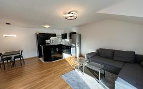 Casa Sali - Stilvolle Ferienwohnung Bei Heidelberg Mit Terrasse & Parkplatz